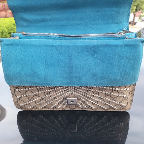 Gucci Medium Angry Cat Crystal Dionysus
Shoulder Bag. No stones missing. - Picture 5 of 11